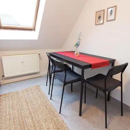 Fullhouse - - Z30 Skyline Apartment *